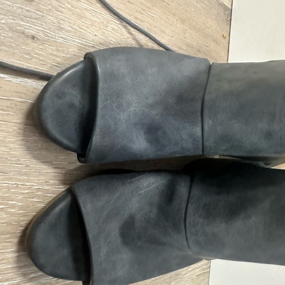 Kenneth Cole Slip On Open Toe Blue/Beige Block Heel Leather Size 7M - Picture 13 of 14